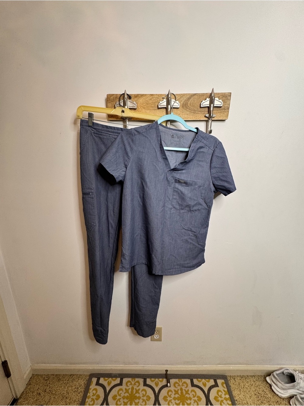 Figs Technical Collection Light Denim color Scrub Set- small - Picture 11 of 13